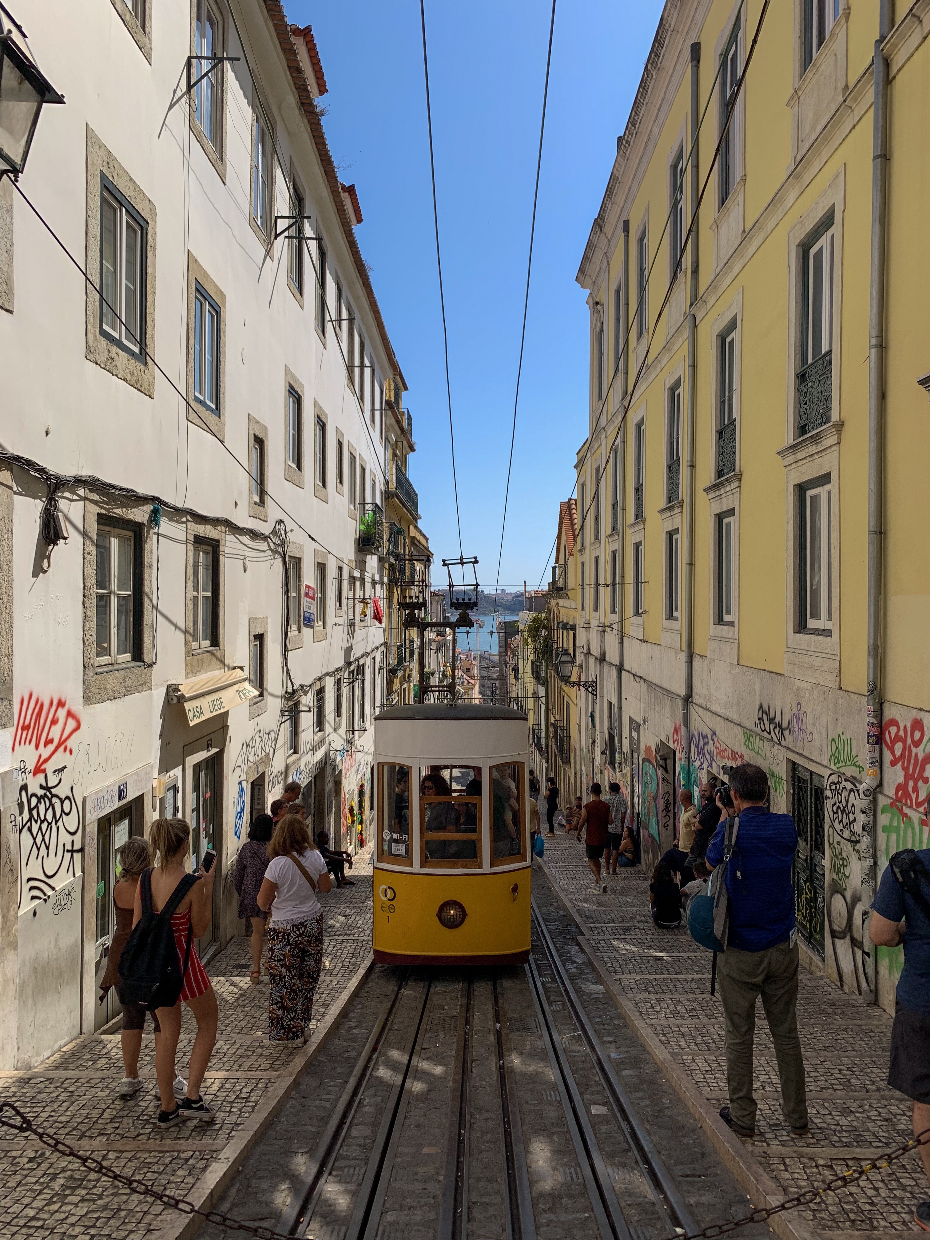 lisbon_tram